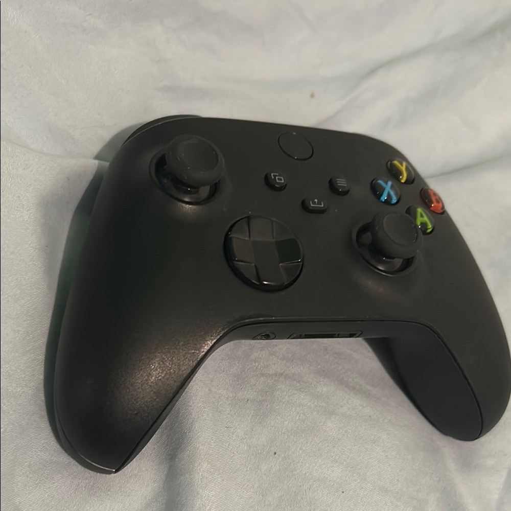 Black Wireless Gaming Controller